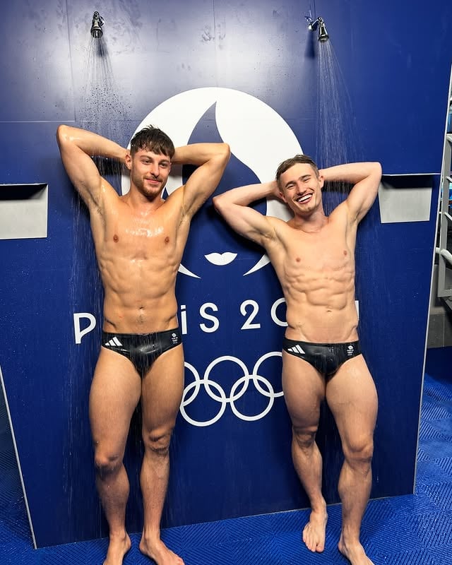We are training… I promise 😬🇬🇧💦@antharding00 by @jacklaugher