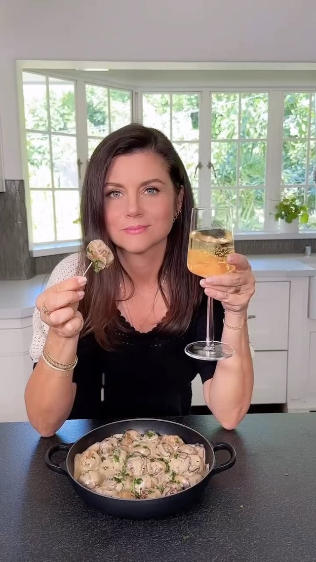 I love a saucy dish! And my Saucy Swedish Meatballs def hits the spot. Perfect for a holiday party appetizer as well 😘 #recipe in my book #herewegoagain and for you cute ones below in the comments
