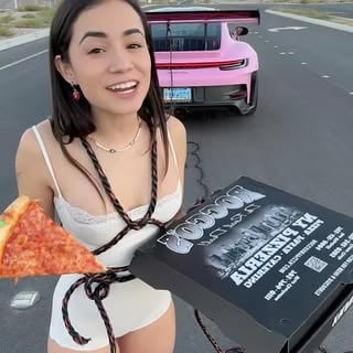 One bite everybody knows the rules😋.....#explorepage #explore #viral #reels #fyp #funny #porsche #porsche911 #hilarious #jokes #pizza