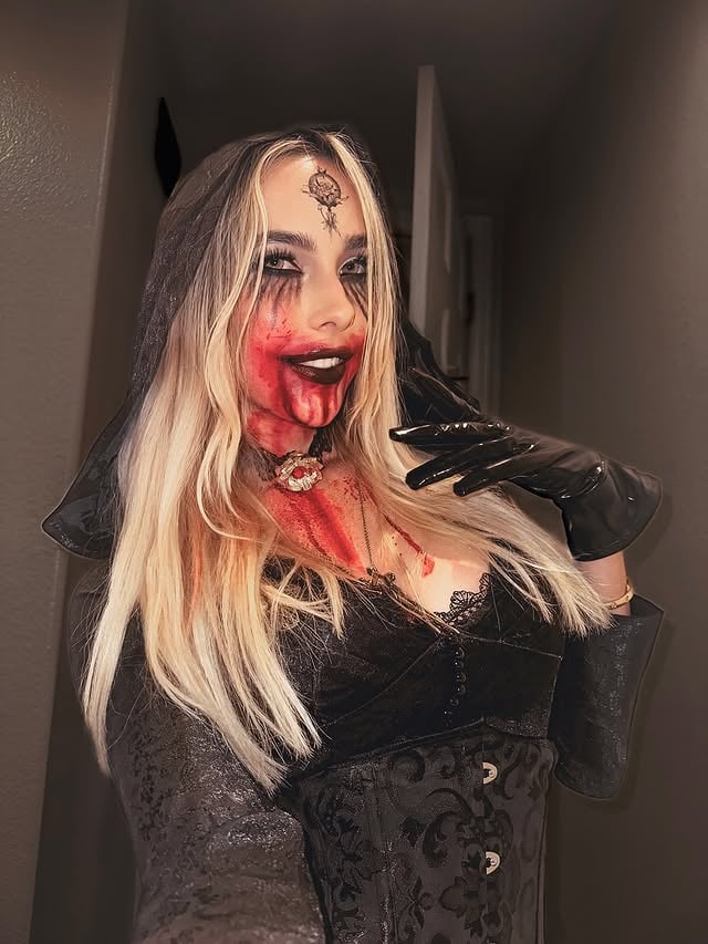 I love Halloween 🎃 👻 by @kill.bambi