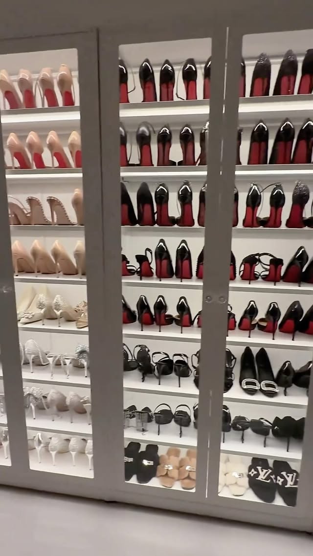 #highheel #highheels #heels #heelshoes #yslheels #cl #shoes by @meifannao78