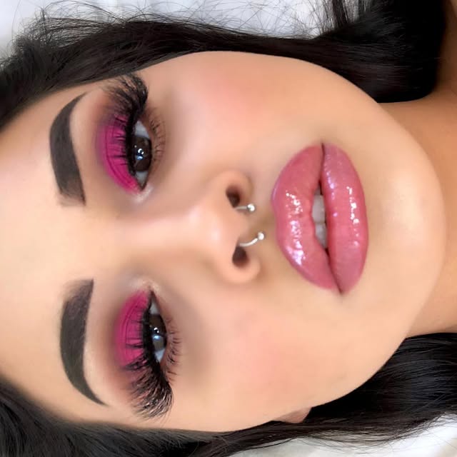 Pink day 💕 whose feeling this look? Rate 1-10! @linernbrows by @linernbrows