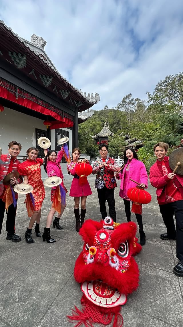 丙午年吉星高照年初一!!! 大家記住聽日早上11:50收看呀祝大家馬年行大運！ 🐎🧧🎊@mr.albertau @edmondhui @yuenhochungnicholas