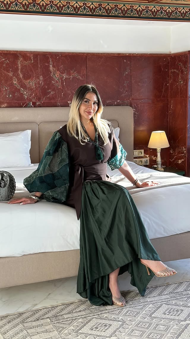أول إطلالة رمضانية 🌙@a_l_etage.conceptstore Robe @_lellahom_ Sac @joyas_by_nedra By @o.n.projects by @kamiliayat