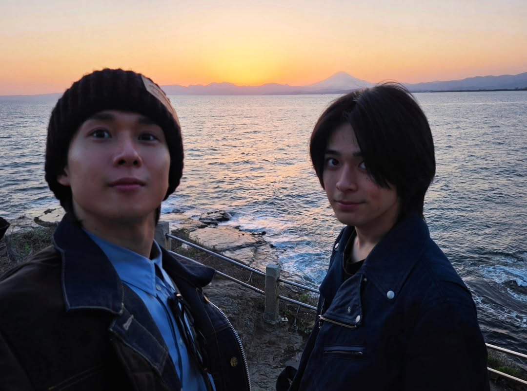 _⠀至恩と遊んだ日。⠀江ノ島いってきました。⠀⠀楽しかったﾅｧｰｰｰｰｰｰｰｰ!!!!!!⠀⠀こんなに年が離れているのに⠀気が合う仲間です。⠀⠀⠀苦楽を共にした証だねぇ✌⠀⠀⠀高校卒業おめでとう！！！⠀⠀#江ノ島 #江島神社 ⠀#大友至恩 #田村心 ⠀ by @shin_tamura_official
