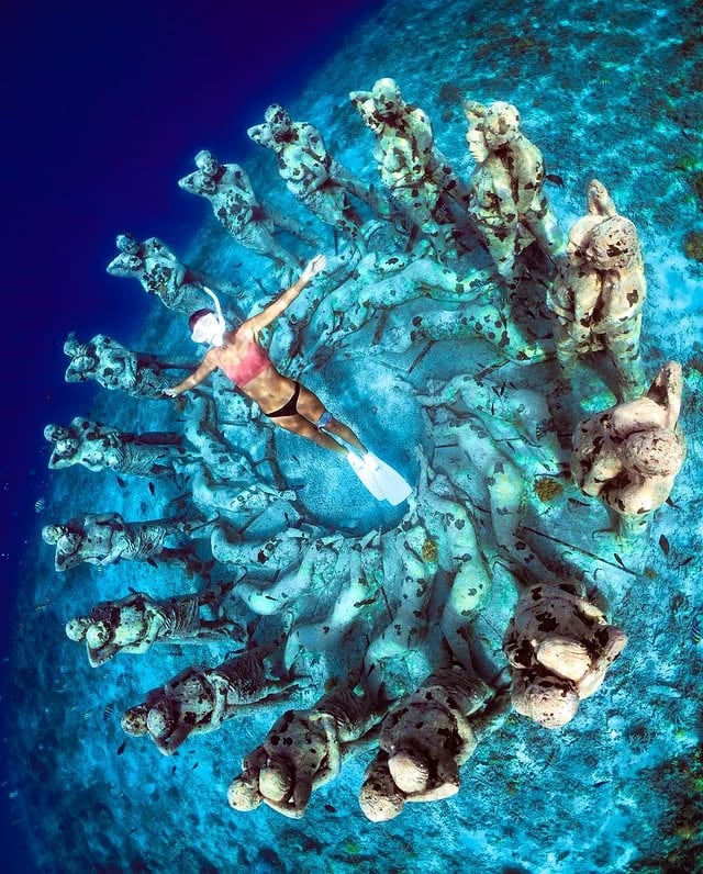 underwater statues👫💘🗽・ギリ島の海の中に沈められている有名な恋人たちの石像ポイント🧜‍♀️かっこよい🗽🗽🗽🗽‼️‼️石像って新鮮でどんな風に撮ろうかって考えてる時間が楽しかったん☺️💭・📸 #goprohero7 #domeport・🌴baliguide @baliguide_aksan👨🏾‍🦲🌞☝️ガイドのあっちゃんがお友達のボート⛵️を手配してくれてゆっくり泳げてたくさん写真撮れて大満足でした💮👏🏾👏🏾👏🏾・#gilitrawangan #gilimeno #underwaterstatues#gopro
