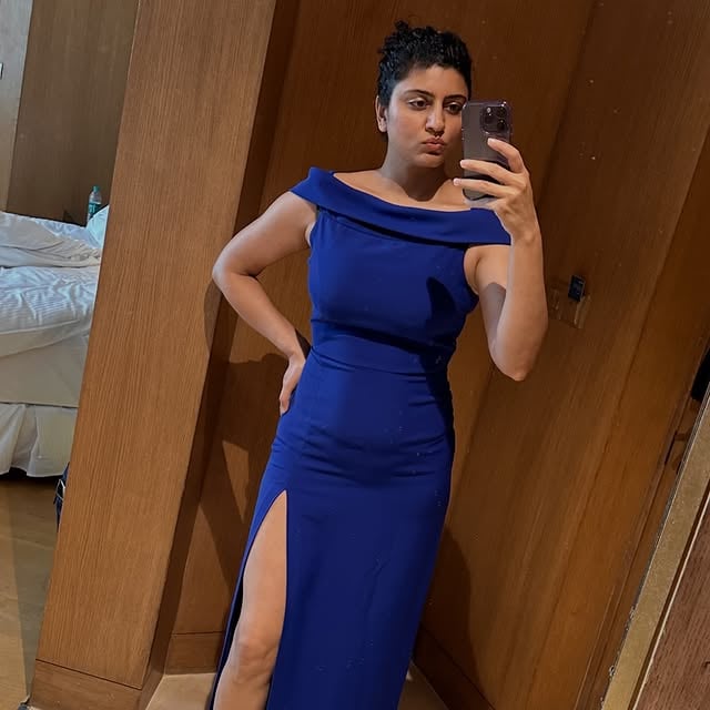 Oh Kolkata! The city of Joy!!..#kolkata #kolkatadiaries #mood #bluedress by @pilotjassigr8