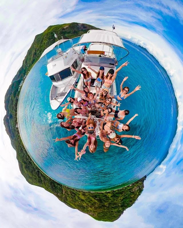 🙌🏾🌞🌞🌞🙌🏾・#マコ旅 in渡嘉敷島⛱⛱⛱with 沖縄ツーリスト🌺台風接近でお天気心配してましたが予報は見事に覆されて全日ギリギリ晴れてくれて🌞💯#みなさまのパワーすごい👏🏾あっという間の2泊3日😮自然とたくさん遊んできました☺️🙌🏾全国からパワフルな女性が23名集まってくれて😭🙏🏾🗾🧡それはそれは、、賑やかな旅行になりました🎉🙌🏾笑☺️💕みんなで盛り上げてくれてお友達なってくれて嬉しくて楽しくて幸せな時間でした🙏🏾🧡😭大人になってこんな風に自然と遊ぶ楽しさを共感できる人たちが集まって全力で遊べる時間って本当貴重です🙏🏾💜みんな本当にありがとう😭‼️‼️‼️・毎年恒例になった沖縄ツーリストさんとの #マコ旅 企画⛱@ots_tokyo この度もたくさんのサポートをありがとうございました🙏🏾💕また来年💜🌺#沖縄 #渡嘉敷島 #insta・マコ旅🌏海外も計画中です☺️🙌🏾