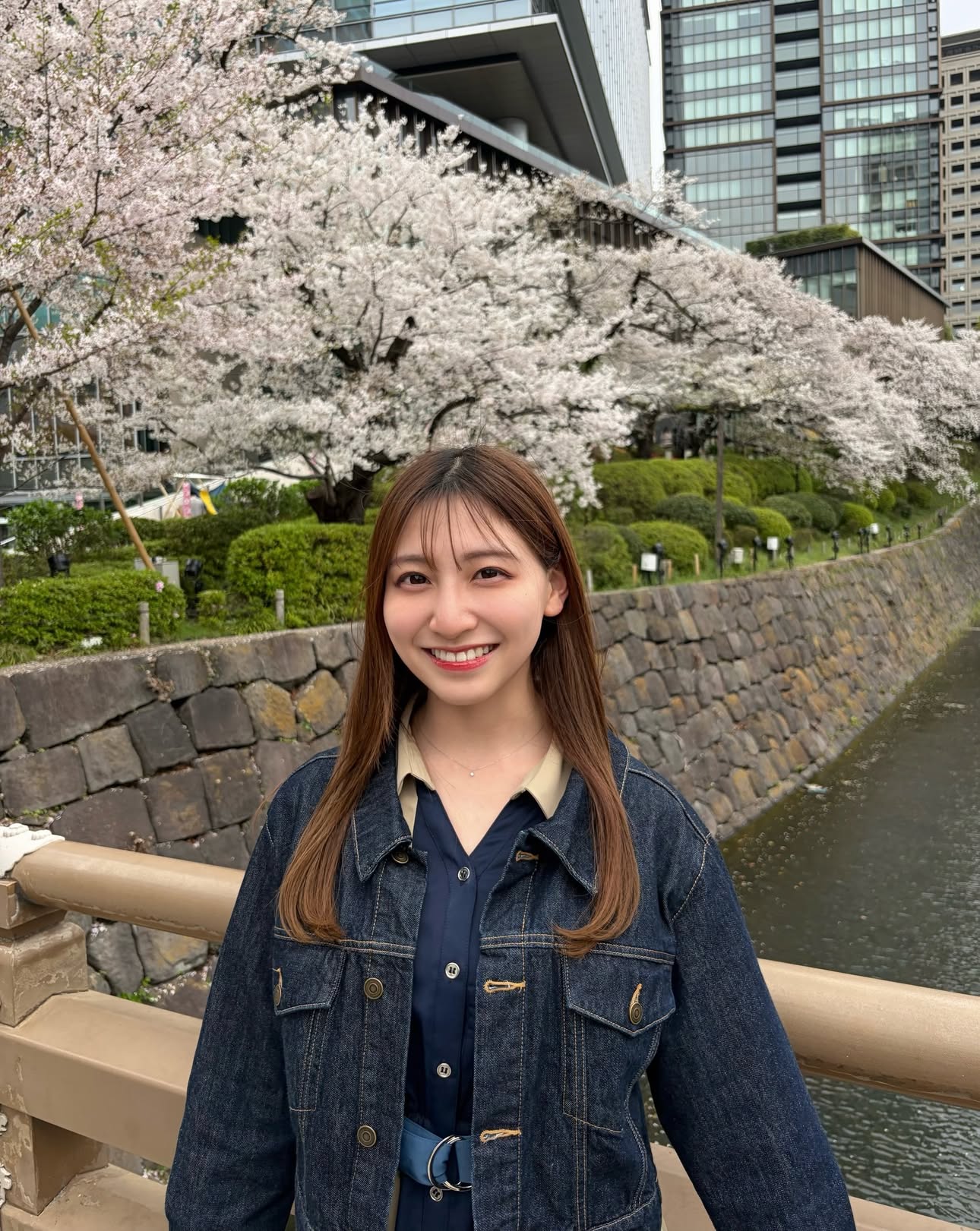 STV札幌テレビ アナウンサー竹井愛乃です！・先日東京へ帰省したら、桜がほぼ満開でした🌸*･⁡北海道の桜が咲き始めるのももうすぐですね！タイミングを狙ったわけではありませんが、1シーズンに2度も満開の桜を楽しむ事が出来て幸せだ〜☺️⁡皆さんの好きなお花は何ですか？・・・・・#アナウンサー#fyp#桜#春コーデ