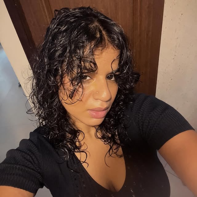 when u give girl a phone…. by @agriyabatheja