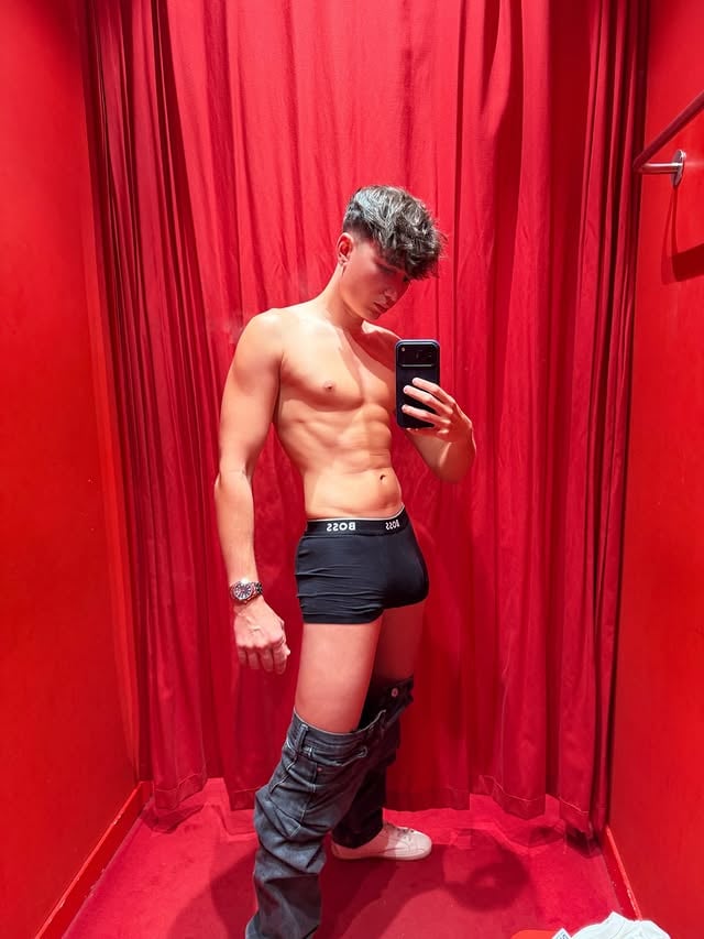 I love passion red 🍒 by @danielcollados