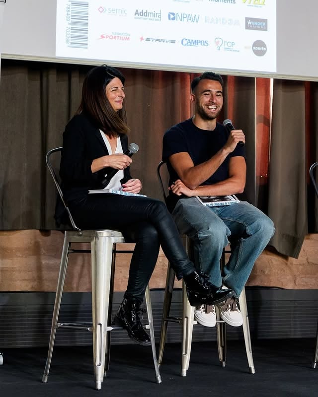 És un honor ser el padrí de la 21a edició dels @relatssolidaris de l’esport que hem presentat avui. Aquest any la recaudació és per a la @fundacioavan que lluita per millorar la vida de les persones amb malalties neurològiques. El millor regal per Sant Jordi i per una bona causa! Gràcies a tots els que en formeu part i als patrocinadors implicats! by @ericgm3