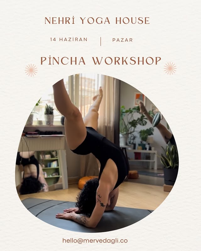 Merhaba 💗Yapmayı ve öğretmeyi en sevdiğim poz olan Pincha Workshop’una davetlimsiniz ✨Pozu bedeninize nasıl öğreteceğinizi, varyasyonların temel hiza ve tekniklerini öğrettiğim bu workshopa katılmak istiyorsanız,💌hello@mervedagli.co adresine mail atarak detaylı bilgi alabilirsiniz ve kaydınızı yaptırabilirsiniz 💗 by @daglimrv