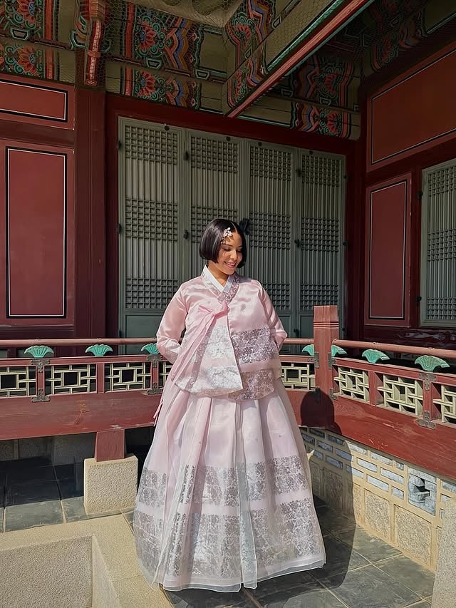 A piece of my Seoul… ✨ by @thuliphongolo