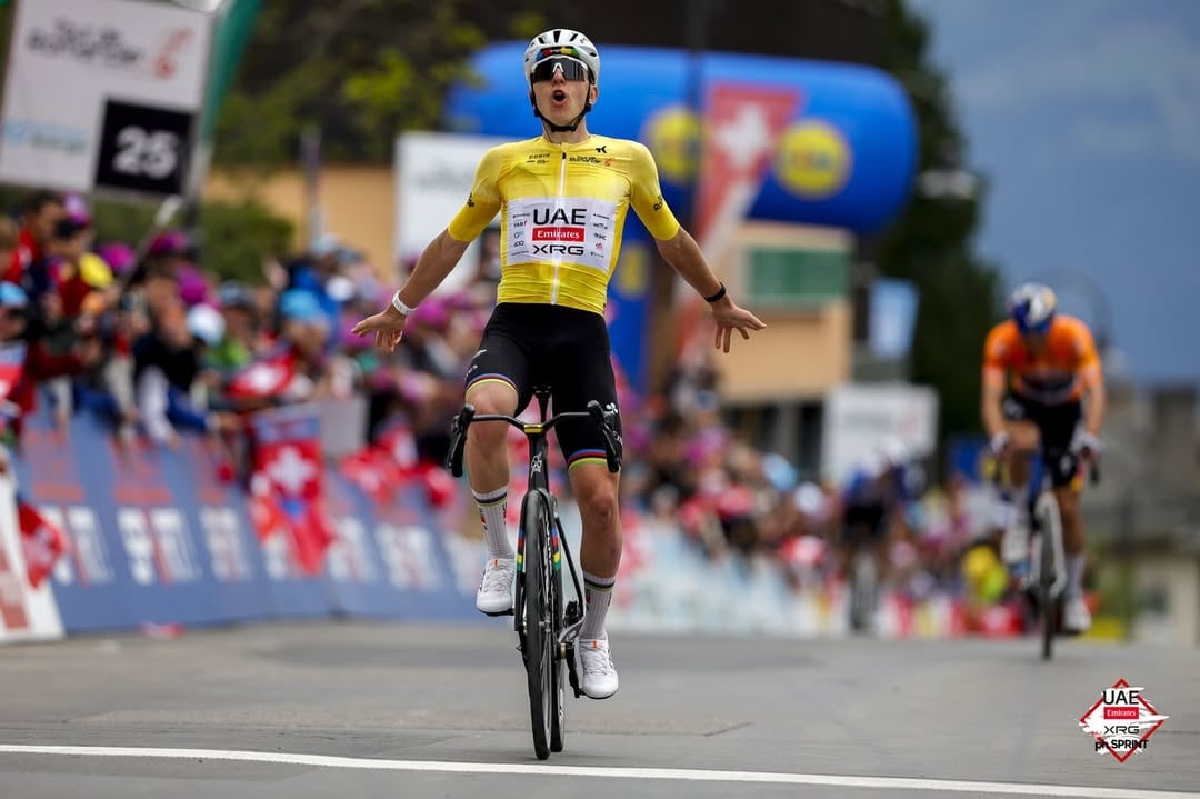 Siuuu!!!What a week guys. Im proud of us. @ivoliveira1 @vslaengen @kvermaerke three locomotives, pulling every day all day, bravo guys. @domen_novak1 our boss thank you for leading us, @felixgro93 and @pavel_sivakov put fire 🔥 on climbs. Thank you.Photo: @fizzaazzif @uae_team_emirates by @tadejpogacar