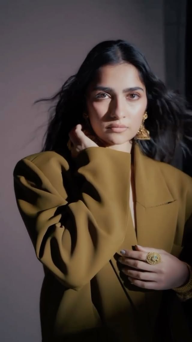 #ManifestCoverIn motion, Rukmini Vasanth (@rukmini_vasanth) feels most like herself. Unhurried, intuitive, and quietly grounded.Away from the noise, she leans into what steadies her. “A perfect day off is restful, restorative, and quietly grounding,” she shares in her cover interview with us.That sense of stillness carries through everything she does. Even her understanding of love is simple, shaped by what she has seen up close. “You don’t know what life will throw at you. But as long as you’re there for each other, that’s what matters.”Between movement and pause, she holds on to what is real.Our latest issue is now live on Magzter. Read the full cover story from the link in bio.Chairperson: Avarna Jain (@avarna_jain)CEO: Debashish GhoshEditor: Aindrila Mitra (@aindrilamitra)Interview: Akshay Kaushal (@akshay_kaushal)Photography: Vaishnav Praveen (@vaishnavpraveen)Styling: Mohit Rai (@mohitrai)Fashion assistant: Shubhi Kumar (@shubhi.kumar)Hair: Rohit Bhatkar (@rohit_bhatkar)Makeup: Riviera Lynn (@rivieralynn)Video: Kris Arshad (@itskrisarshad)PR Agency: Tree-Shul Media (@treeshulmediasolutions)Artist management: Benchmark Talents (@benchmarktalents)Production: Studio Little Dumpling (@studiolittledumpling)On Rukmini: pantsuit, Kanika Goyal Label (@kanikagoyallabel); earrings, bangles, and rings, Gehna Jewellers (@gehnajewellers1)An @rpsg.lifestylemedia publication by @rpsggroup#Manifest #manifestcover #rukminivasanth by @rukmini_vasanth