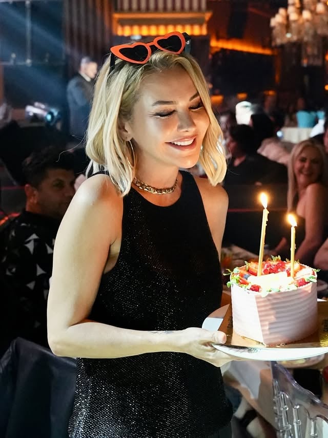 11 mayıs:)güzelliklerle gel be hak ettim artık❤️