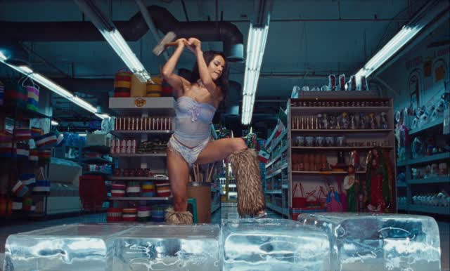 sorry not sorry, este mercadito is all out of ICE 💁🏻‍♀️ by @iambeckyg