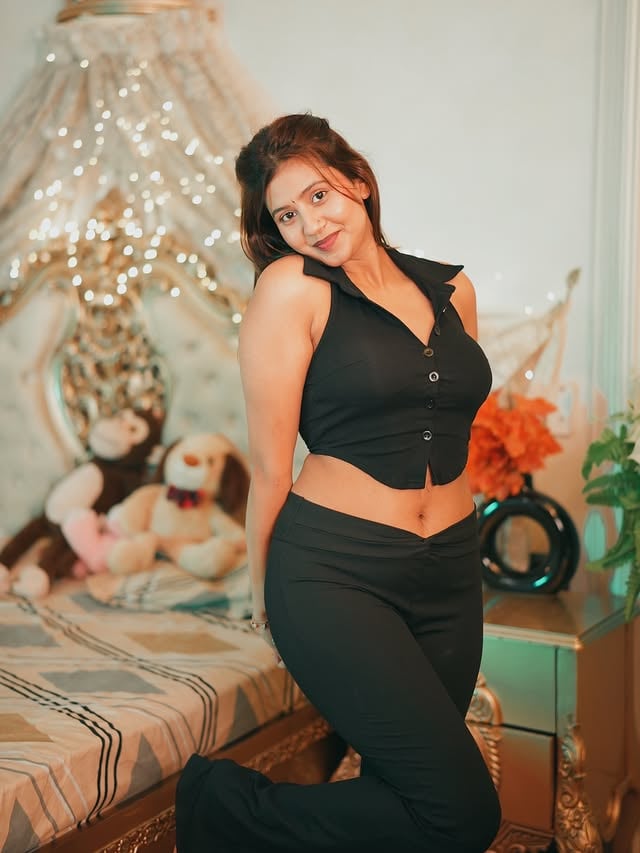🖤 #anjaliarora by @anjimaxuofficially
