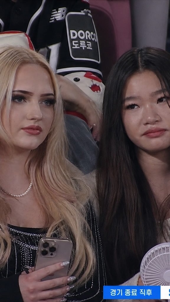 😹 We are in trend! @chloexyz11 @sashavladi_official The “girl on a stadium bench” trend is a viral AI photo generation movement popular across platforms like Instagram Reels and TikTok.Matches & minimalism.Game day, but make it fashion.Unbothered in the cheap seats.View from the top.Section 101, Row 1.Field view.Here for the halftime show.Put me in, coach.Checking the stats.Tailgating is my favorite sport.The main event isn’t on the field.VIP seating.#StadiumGirlTrend#GirlOnStadiumBench#AITrend#CapCutStadium#StadiumFilter by @sashavladi_official