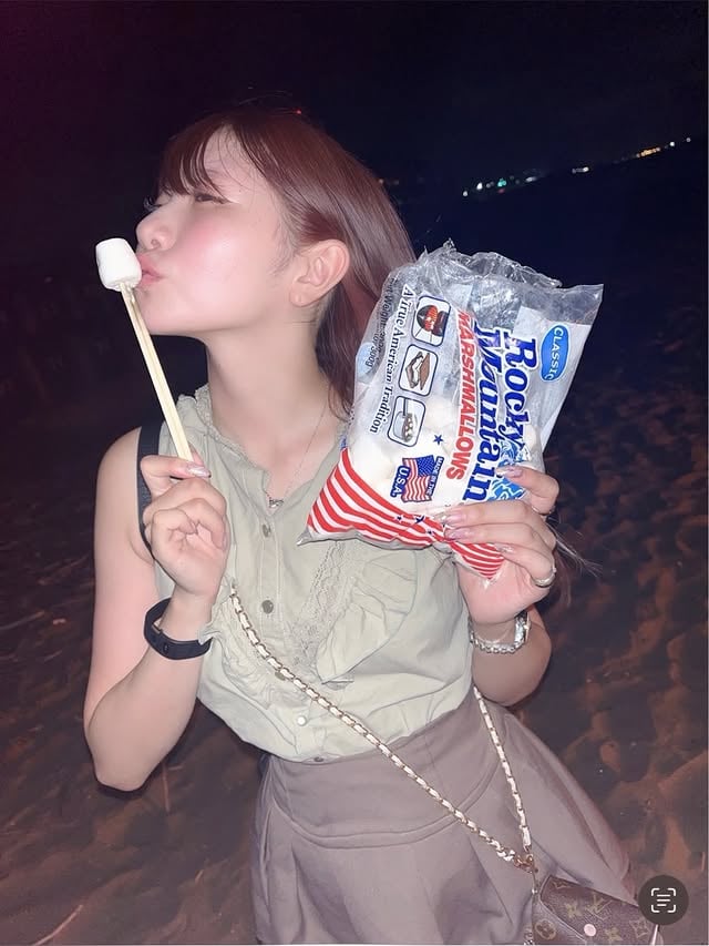 結婚相談所を開業してから毎日楽しくて やっと、十円ハゲが落ち着いた(笑)(笑)🌸モラハラ・DV・離婚子連れ再婚、レスで毎日泣いてた時もありました不妊治療・死産や難産自分の子どもを空に見送り、大切な人を失う経験 など…表からは見えない悩みに向き合ってきた経験が、今は誰かの幸せの役に立つ！間違いなく、パートナーシップのサポートは 私の天職です！！表から見えない経験が、誰かを救える強さになることもあるし幸せそうに見える人にも、人知れず乗り越えてきたものがある見えない痛みを知ってる人の言葉は、やっぱりあたたかいね涙に色があったら、人はもっと優しくなれるのかな笑いながら傷つきながらそれでも前を向いて生きていこ！最近は自分の経験が 会員さんの結婚や幸せに繋がっていて過去の経験を肯定できるようになって、とても気持ちが安定してる！！今日もお疲れ様！✌🏻 by @yurina_era999