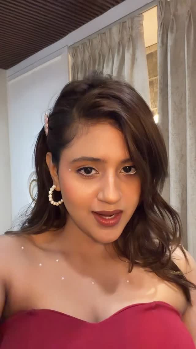 Wait for Transition😙 #anjaliarora #trendingreels #transition #viral #makeup by @anjimaxuofficially
