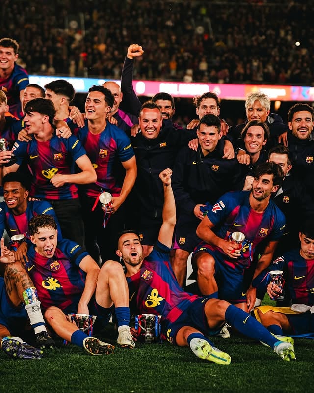 Campions de Lliga!!! Al Camp Nou, amb la nostra gent, en un Clàssic i amb un gran partit de tot l’equip! A celebrar i gaudir aquesta nit i dilluns a la rúa! Us esperem a tots, culers! #ForçaBarça 💙❤️ by @ericgm3