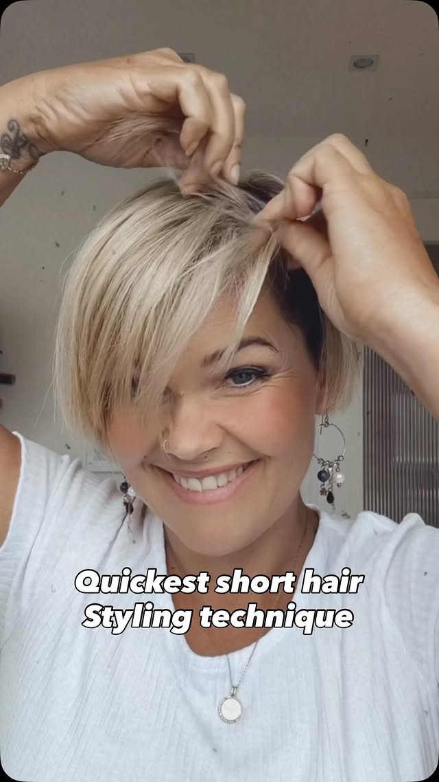 The best short hair style is the one you can do in seconds 😅Mine is definitely the 2-strand twist ✨It holds even without a bobby pin or elastic on curly hair because the strands twist against each other. by @salirasa
