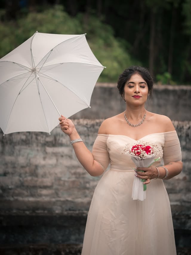 ❤️🤍Beauty in every shade…#modellifestyle #chirstanbride #makeuplooks #photoeveryday #bhyfp by @atrreyee_