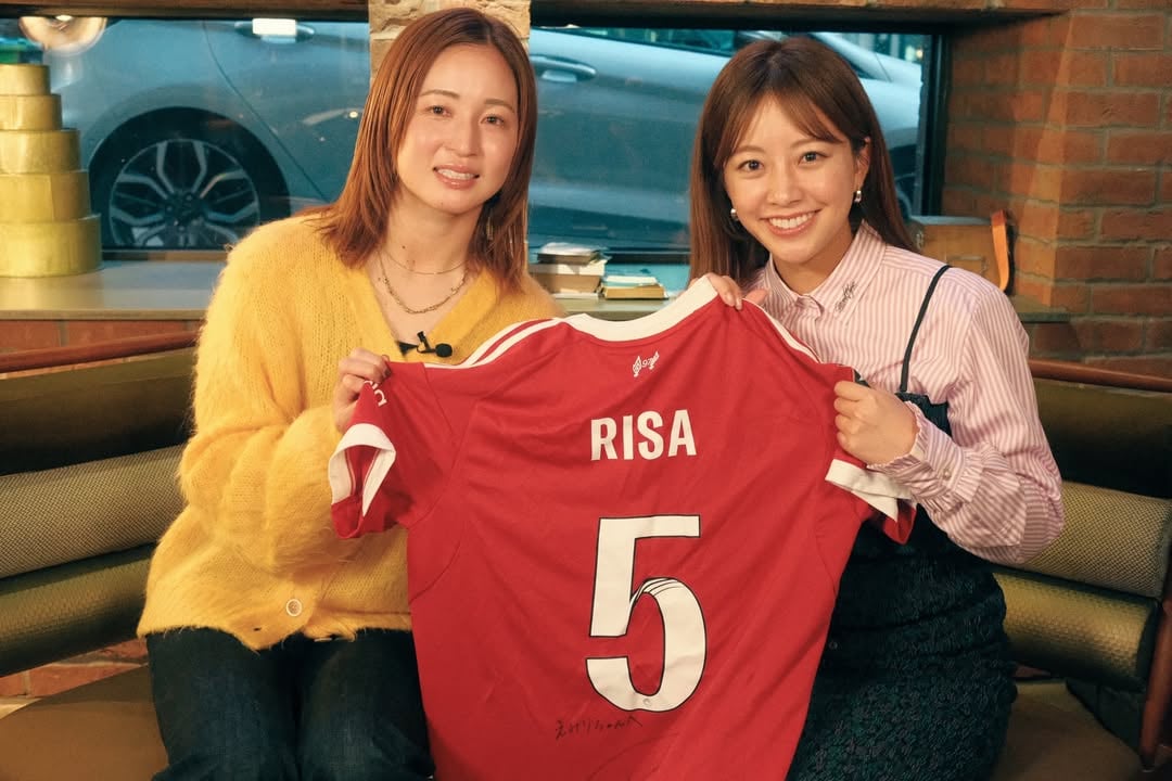 ⚽️本日よりABEMA で公開中の「なでしこジャパン 清水梨紗 〜涙の告白〜 復活までの409日」インタビュアーを担当させていただきました🎤リヴァプールFCウィメンの練習場に、日本メディアで初潜入☑️風花選手はじめ、監督や選手の皆さんにもインタビューしています！梨紗選手との対談に加え、街歩きや手相診断も。そして、前十字靱帯断裂の大怪我から復帰までの苦悩や想い、梨紗選手のルーツに迫るお話までたっぷり伺いました。これまでインタビュー中に泣きそうになったことはあっても、ここまで涙が溢れてしまったのは、初めてでした。たくさんの想いが詰まった、梨紗ちゃんの409日。ぜひご覧ください！また5/25(月)のスポーツタイム内でも放送予定です🎥#abematv #なでしこジャパン #liverpoolfcwomen #清水梨紗 選手#まさかの唯ちゃんにばったりの大サプライズ 👏 by @emiri_nakagawa