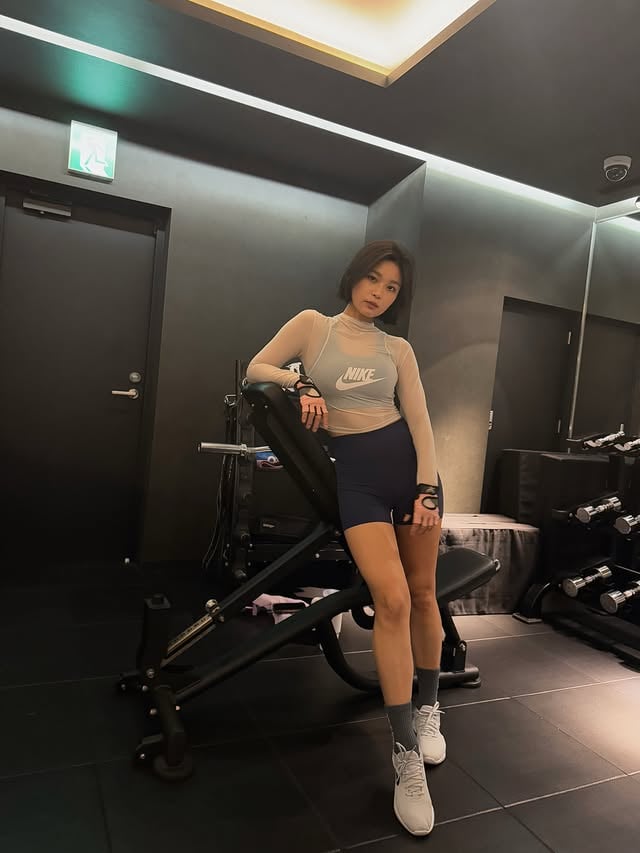 凛ちゃんとトレーニング🏋️‍♀️💙今日は背中のトレーニング教えて貰った。なんかすんごい疲れたねー！帰りにご飯も食べて幸せでござった！！！#NIKE by @ai.tsubakihara