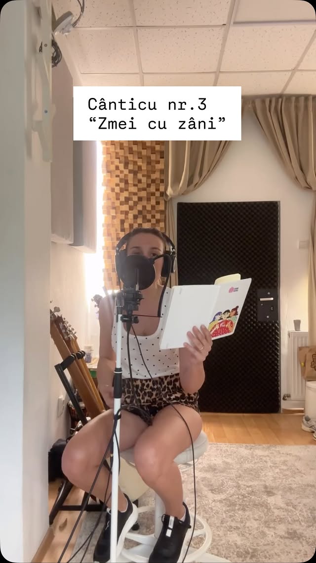 Drept să vă spun am compus asta în timp ce făceam o Zamă moldovenească de pui. Cred că vreau să fie incantația supremă a unei moldovence. În rest, nu am mai fost așa de fericită demult! Zamă de #ZmeicuZâni.@andyhorjea mulțumesc maestre, data viitoare îți aduc zamă de pui cu tăiței, o să fie ca la Chișinău, dar o să ți se pară că’i din Rio! by @gabriela.atanasov