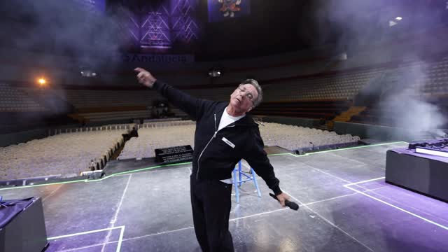 Resumen del finde…Quito y Guayaquil.Quien está ensayando #ParaQueSeasFeliz ?#Lima #Santiago#Asuncion Quién canta más fuerte? by @montaner