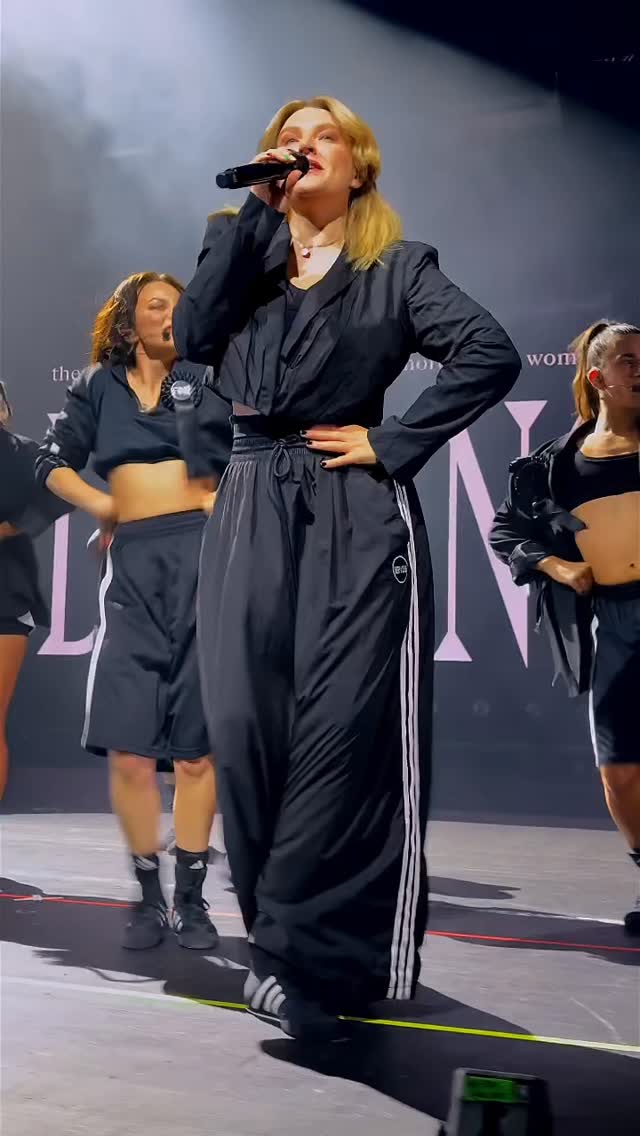 Your last chance to see the Complicated Woman show this summer!! Tickets for my headline shows in London on 16th & 17th June are on sale now📹 @hankins__ by @selfesteemselfesteem