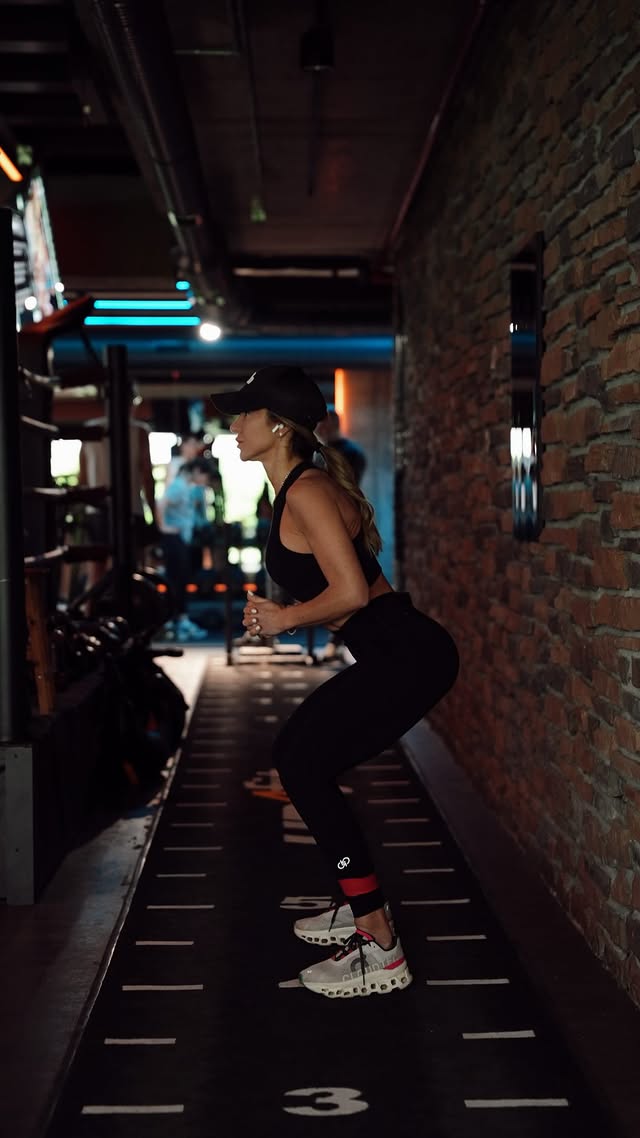 𝐄𝐯𝐞𝐫𝐲 𝐩𝐢𝐞𝐜𝐞 𝐨𝐟 𝐭𝐡𝐢𝐬 𝐢𝐬 𝐦𝐞 ⚡️♥️ #SelfLove by @melisdilmener