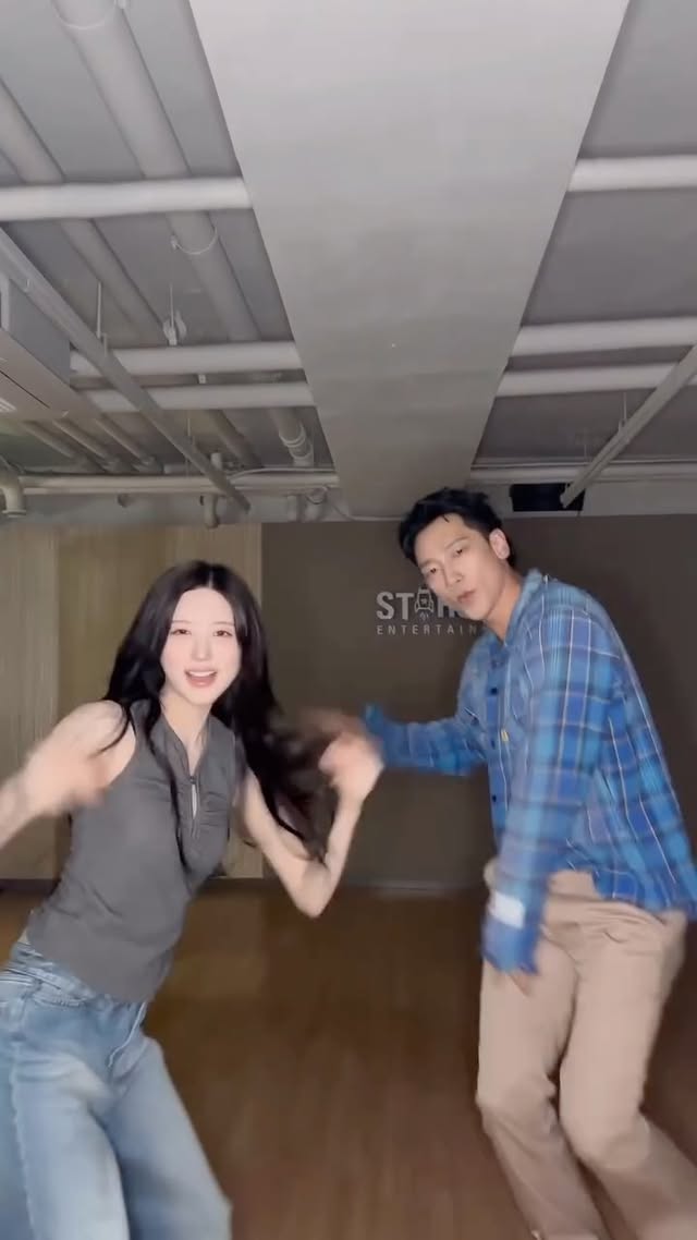 Feel It (너야)👉 with #가을 @ivestarship #GAEUL #RAIN#Feelit #너야 by @rain_oppa