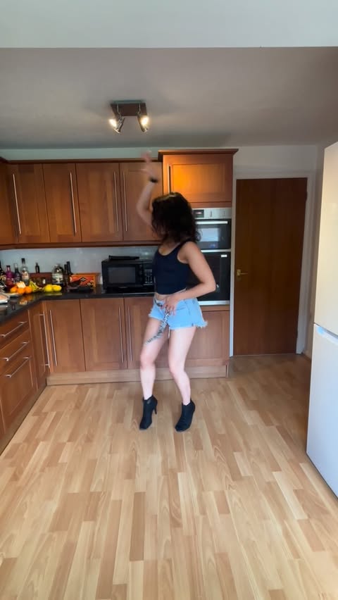 Dancing In The Dark🎶 🧠 me 

I do not own the rights to the music. This is used for dance purposes only.