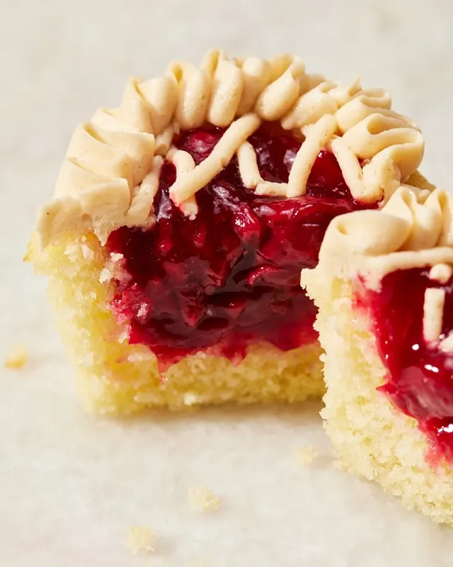 Croissant bread, cinnamon roll cake, and a cute-as-a-button cherry pie cupcake are just a few of the tasty monsters made from Frankenstein-ing one baked good with another. For these and all 11 of our favorite mashups, click the bakewithus link in our profile >> @kingarthurbaking by @kingarthurbaking