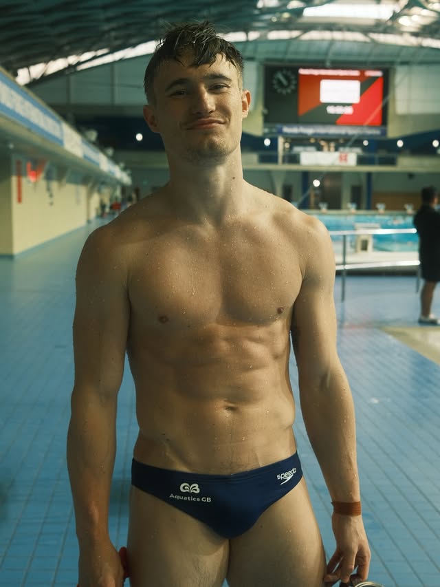 Dive boy by @jacklaugher