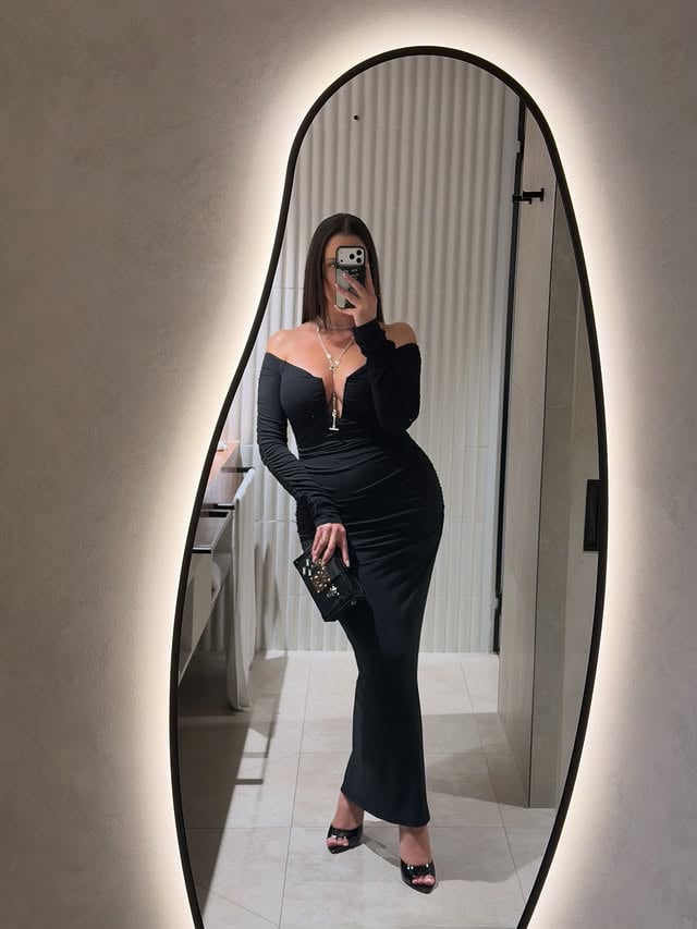 🖤 by @isabelle.eleanore