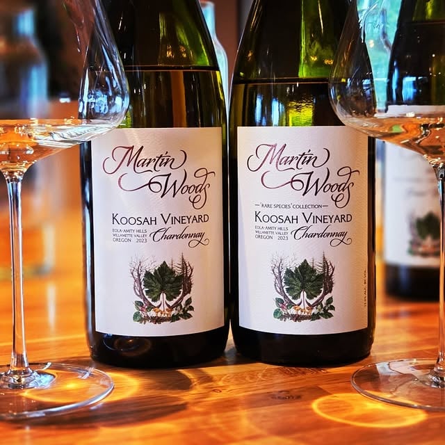 Tasting the @martinwoodswines portfolio was fantastic enough, but digging into the dirt and walking amongst the vines at @hylandvineyard—planted as far back as 1971—was the real icing on the cake. 🍷✨Evan Martin is easily one of the most thoughtful and passionate winemakers in the Willamette Valley today, turning pages to write the future chapters of Oregon winemaking. Tasting through this portfolio is awe-inspiring, to say the least.. . . #WillametteValley #OregonWine #MartinWoodsWines #HylandVineyard #OldVines by @vinousmedia