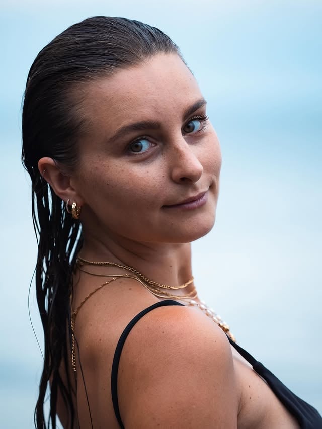 Taking back my power, one double chin at a time 🤪I have gained weight over the last few years. I have felt “not enough”, “too big”, comparable, replaceable, “less than” even. So many unkind words I would tell myself in my head, creating something that, when someone commented on my body, I felt the need to justify the “why” I looked this way.But the truth is, this body has been through so much more than what the eyes can see. It has carried me through it all. And this is why I have the duty to respect it, love it, nourish it, and let it be seen to. Because without this physical image that wraps my soul, deep inside is buried this little flame that always fought to stay alive, even when I did not feed it, even when I hurt it, even when I let it down.Lately, you have seen a lot of people online talk about body image, I am sure. And I love when the internet reopens this topic because it helps people like me be able to show people like you that nobody has a perfect body. Everyone will have things they hate about themselves, and everyone will always want what they don’t or can’t have.I am so deeply grateful today for this body, this envelope that carries me through the toughest times, that is so strong and that doesn’t let itself down even when I do. The more you listen to it, the more you can understand the patterns and break them. But you have to really listen, not try to make it do or hear what others say. It’s only you versus you in this battle.Because at the end of the day, when you leave this earth, nobody will remember what you looked like. They will remember your smile, your laugh, your kindness and warmth, your way of fighting fear, and the resilience you showed while being taught life’s lessons.I am lucky because I still get to use it however I please. And that’s life’s greatest privilege. And it deserves it all, just for that one reason.So I am taking back my power by trying to show sides of myself that I would have never dared to show before.Thank you to my amazing and patient photographer 📸 @lucky.leor by @the.scubagirl