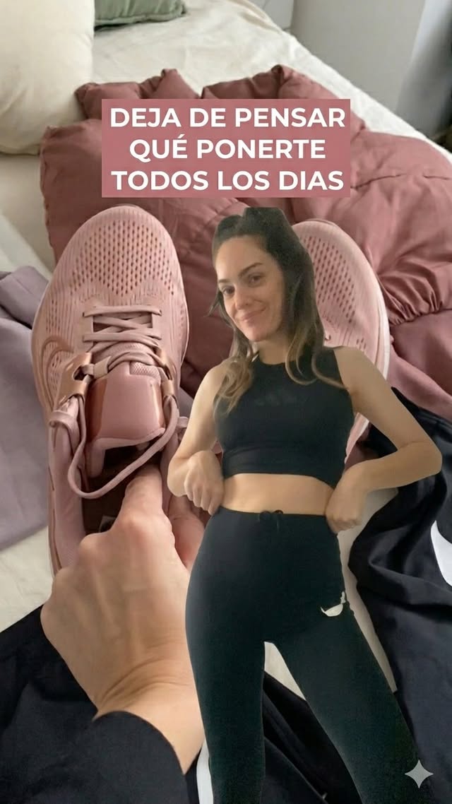 10 prendas + 1 par de zapatillas = muchísimos looks ✨Últimamente estoy priorizando comodidad, versatilidad y ropa que acompañe mi vida real.Armé esta cápsula con prendas de @sportlinearg 🖤Ahora quiero saber: de todas las prendas del video cuál te gusta más? Quien sabe quizás si llegamos a los 300 comentarios sale sorteo y te llevas lo que comentaste 😍😍💪💪💪 by @macapazok