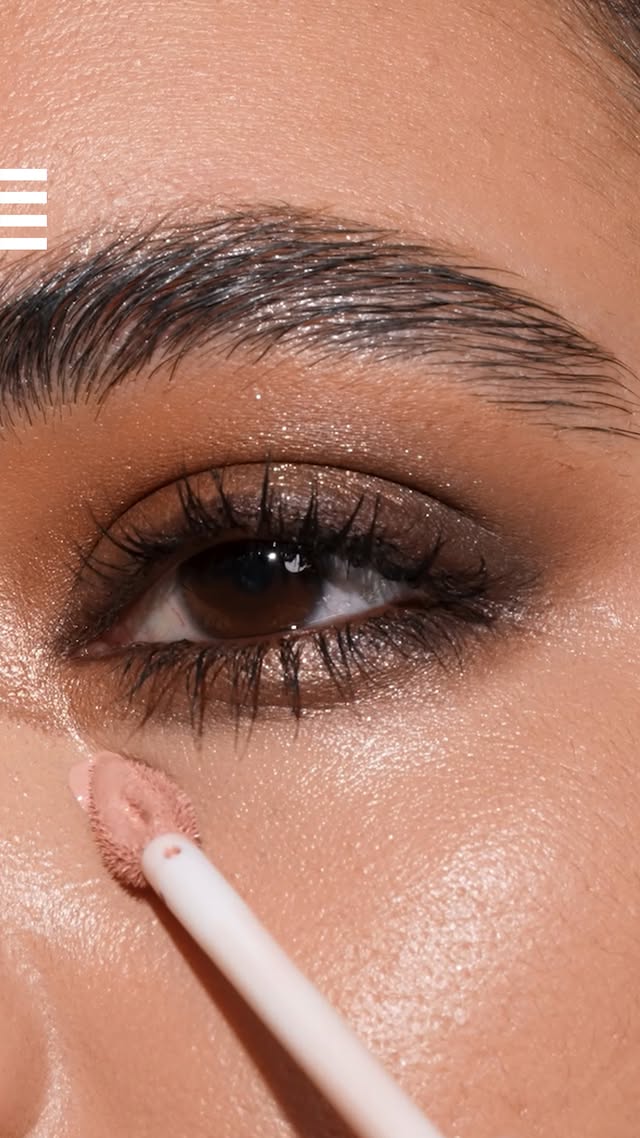 Toasty makeup…the must-have for this summer ☀️🌅⁣⁣🇫🇷 Des tons sable doux aux bruns chocolat chaleureux, en passant par des neutres lumineux, la nouvelle palette Tan Eyeshadow de Natasha Denona est la constellation de couleurs parfaite inspirée de Saint-Tropez 🤎⁣Uniquement chez Sephora.⁣⁣🇮🇹 Con le sue morbide tonalità sabbia fino ai caldi marroni cioccolato e ai luminosi nude, la nuova Tan Eyeshadow Palette di @natashadenona ha la perfetta combinazione di colori ispirata all’atmosfera di St. Tropez 🤎⁣Solo da Sephora!⁣⁣🇬🇧 From soft sandy tones to warm chocolate browns and glowing neutrals, the new Tan Eyeshadow Palette by @natashadenona is the perfect St.Tropez-inspired color constellation 🤎⁣Only at Sephora. ⁣⁣🇩🇪 Von soften sandigen Shades über warmes Chocolate Brown, bis hin zu leuchtenden Neutrals – die neue "Tan Eyeshadow Palette“ von @natashadenona ist die perfekte, St. Tropez inspirierte, Farbpalette 🤎⁣⁣🇬🇷 Από απαλές αμμώδεις αποχρώσεις μέχρι ζεστά σοκολατί καφέ και λαμπερούς ουδέτερους τόνους, η νέα παλέτα σκιών Tan Eyeshadow Palette από τη Natasha Denona είναι η ιδανική χρωματική αρμονία, εμπνευσμένη από το κομψό στιλ του St. Tropez 🤎⁣Only at Sephora. ⁣⁣🇵🇱 Od delikatnych, piaskowych odcieni, przez ciepłe czekoladowe brązy, aż po rozświetlone beże - nowa paleta cieni Tan od @natashadenona to idealna, inspirowana Saint-Tropez kompozycja kolorów 🤎 Dostępna wyłącznie w Sephora.@natashadenonabeauty ⁣⁣#sephora #natashadenona #natashadenonabeauty #explore #taneyeshadowpalette by @natashadenona