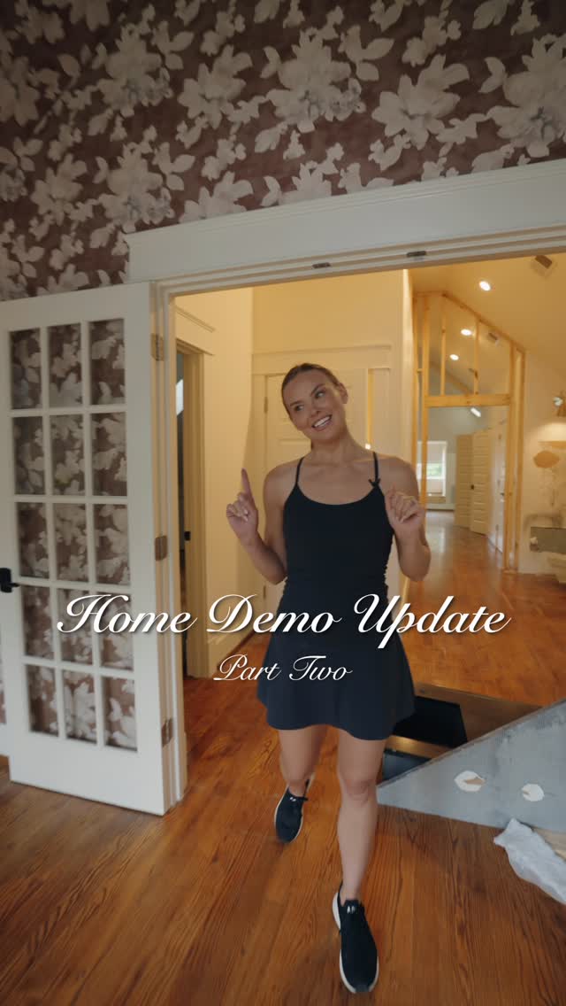 Post demo house tour pt. 2 is here and things got interesting!! 🫣🦠Adam and I swapped offices, which means I get to move into the one upstairs with the pretty wallpaper. 💖🙏The bar in our bedroom has been removed and it left a little surprise behind… mold!! 😳 The professionals said it was totally fine - looks like just surface mold (eww!!) but more to come on that! Hallelujah for a bedroom door though 🙌 Demo is complete - stay tuned for more updates!! 🏠🔨 by @hannahbrown