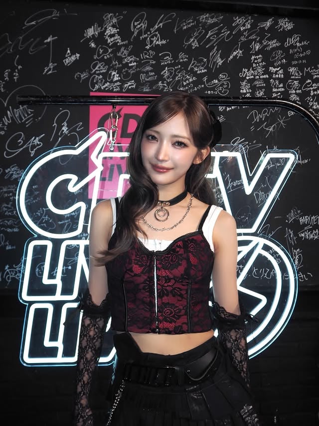 TBS 「CDTVライブ！ライブ！」@cdtv.tbs6 🩷Girls²として初の単独生出演🖤✨ありがとうございました🥀⁡''BLOOM! BLOOM! BLOOM!''⁡沢山の方に愛してもらえますように。✩.*˚ by @girls2_yoka_official