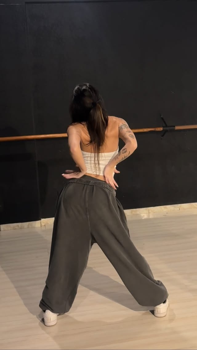 🧠 @rafaellaferrao 📍 @vintagedancestudiosm Aulas online @vintagedanceclass by @le_jaeger
