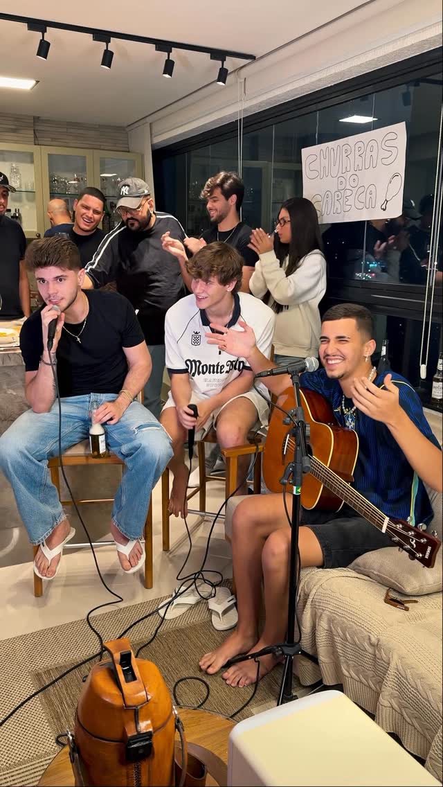 Já pensou esse churras do careca no RJ? 🤣❤️...#musicas #voz #churrasco #resenha by @pedrohenriqueejoaovictor
