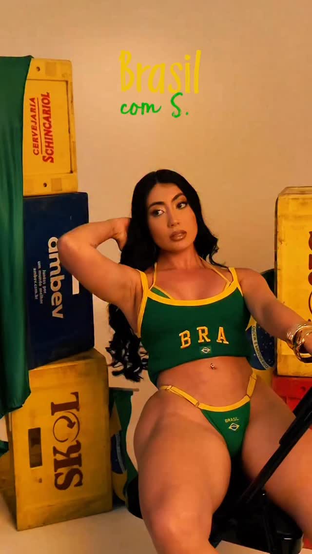 O hexa vem sim ou claro ? 🇧🇷 
.
Spoiler do ensaio de ontem com a @estudio_grazi_fotografia 📸 

E já aproveitando pra exibir meu resultado incrível da minha mini lipo + implante hormonal com dr @drfranciscomiranda  médico das 🌟 e minha harmonização facial com @rafaelrosacunha 🫶

E o resultado não poderia ser diferente com essa equipe de milhões. 😍❤️