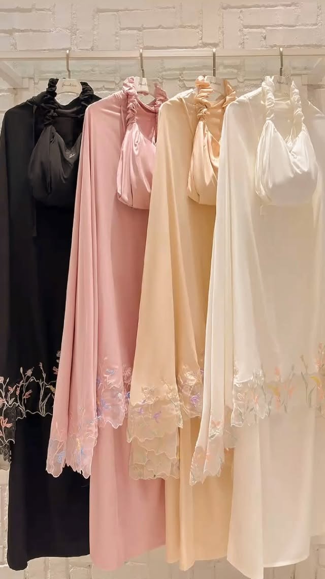 Faith Collection ✨Wrapped in comfort, designed with grace. 🤍Introducing the Saffya Telekung from our Faith Collection — available in timeless Black, soft Mauve, elegant Off White, and delicate Peach Dust.Crafted for moments of reflection and devotion, Saffya combines simplicity, comfort, and effortless elegance for your daily prayers.Which shade speaks to your heart? 🌷#Jannahnoe #FaithCollection #SaffyaTelekung #TelekungMalaysia #PrayerWear by @jannahnoe.official